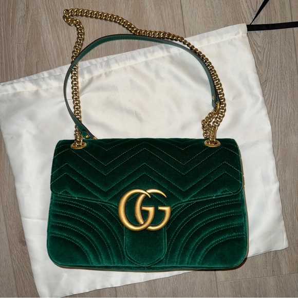Gucci GG Medium Marmont Matelasse Bag - Picture 6 of 17